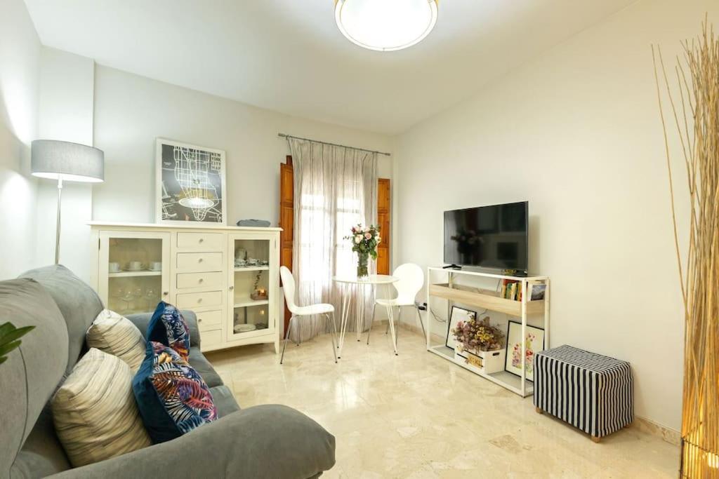 Pajaritos Center Suite By Valcambre Севилья Экстерьер фото