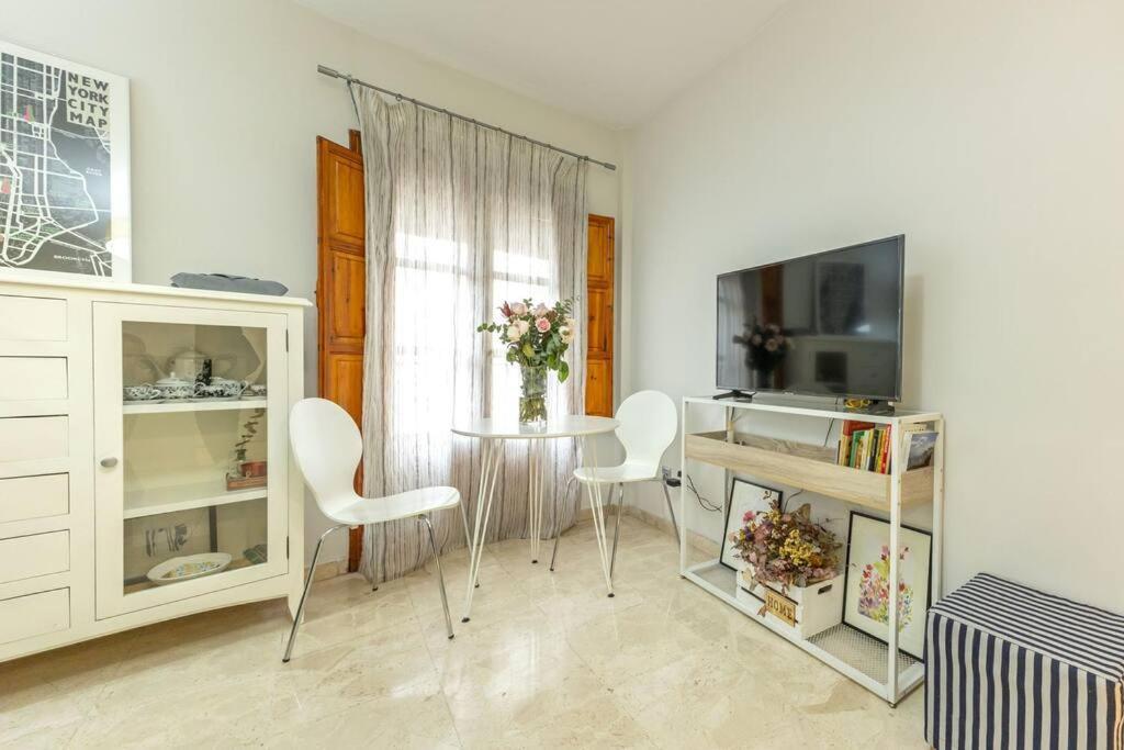 Pajaritos Center Suite By Valcambre Севилья Экстерьер фото