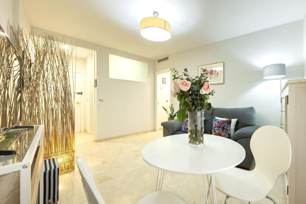 Pajaritos Center Suite By Valcambre Севилья Экстерьер фото